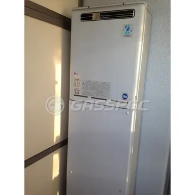 施工前の給湯器（YRUF-V2400AW-1）
