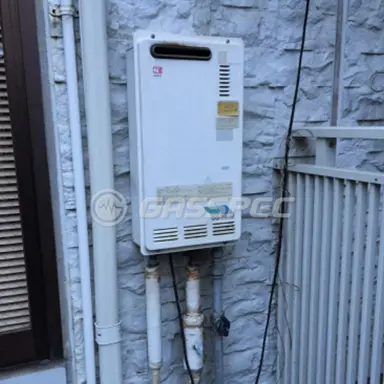 施工前の給湯器