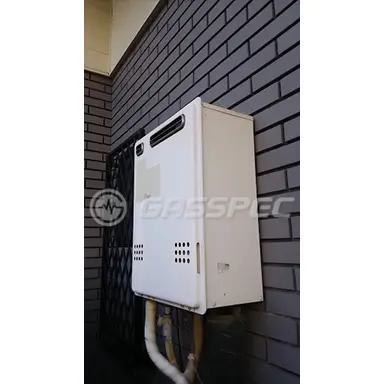 施工前の給湯器