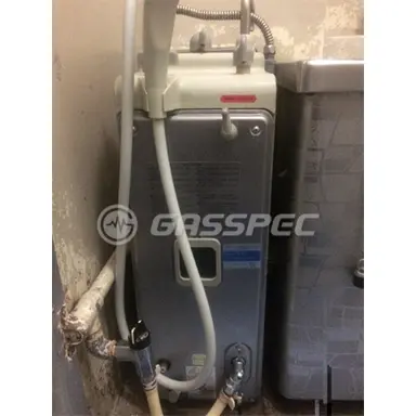 施工前の給湯器（RBF-70NW）