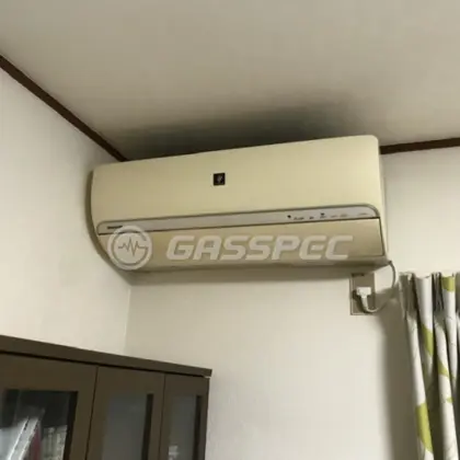 施工前のエアコン（AC-283FX）