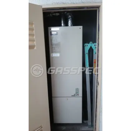 施工前の給湯器（AD-200FFA）