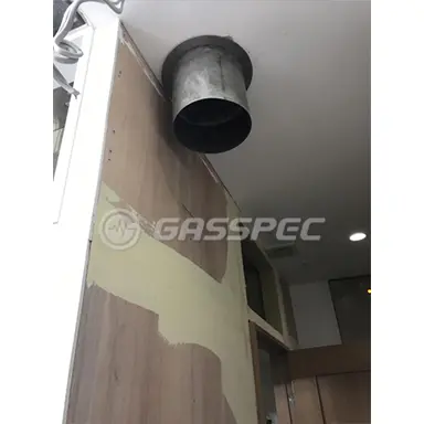 施工前の給湯器