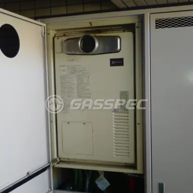 施工前の暖房熱源機（AT-4200ARSAW3Q-C）