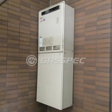 施工前の給湯器（RUF-2405AW）