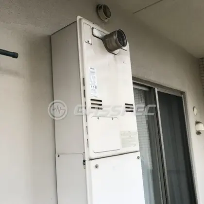 施工前の暖房熱源機（RUFH-V2403AT2-3(B)）