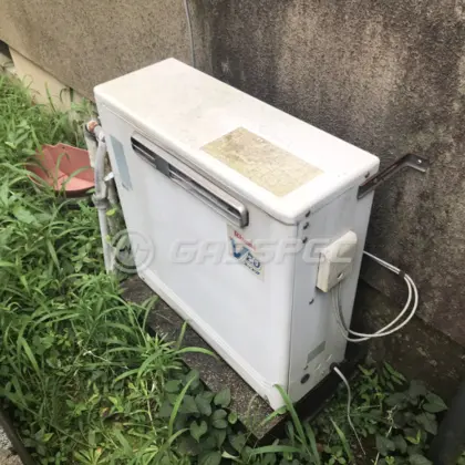 施工前の給湯器（RUF-V2000SAG）