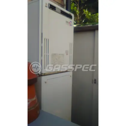 施工前の給湯器