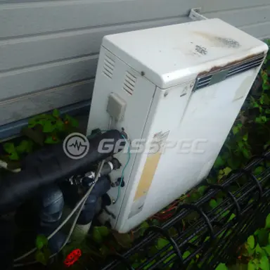 施工前の給湯器（FP206SZR）