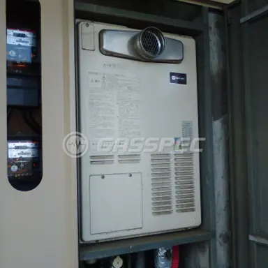 施工前の暖房熱源機（AT-4299ARSAW3Q-C）