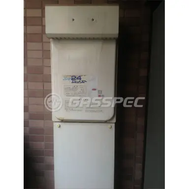 施工前の給湯器（YV2422R）