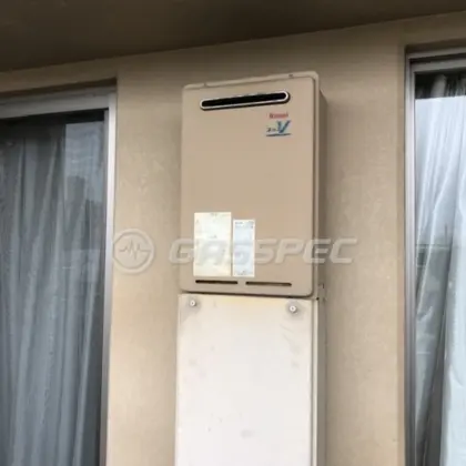 施工前の給湯器（RUJ-V2000W）