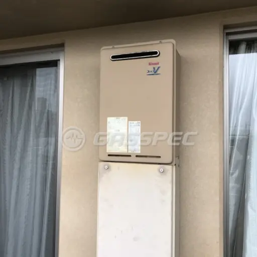 交換前の給湯器（リンナイ RUJ-V2000W）