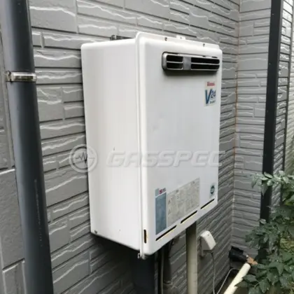 施工前の給湯器（RUF-V2400SAW）