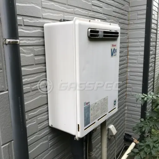 交換前の給湯器（リンナイ RUF-V2400SAW）
