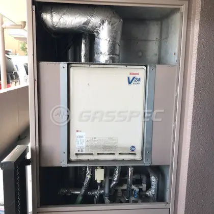 施工前の給湯器（RUF-V2400SAU-1）