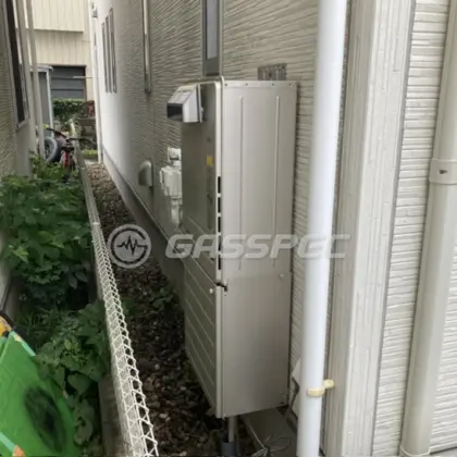 施工前の給湯器（FH-E205AWL）
