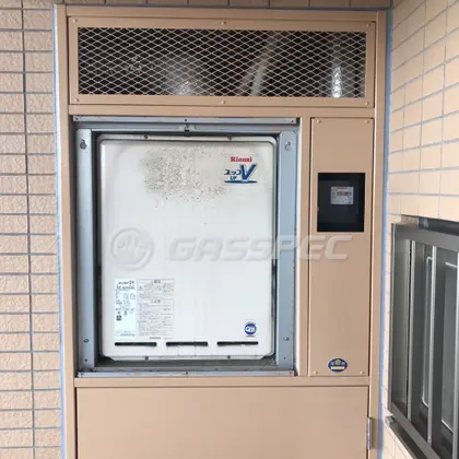 施工前の給湯器（RUF-A2400SAU）