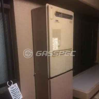 施工前の暖房熱源機（GTH-2401AWX-H）