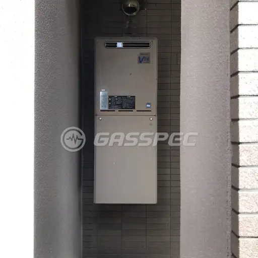 交換前の給湯器（リンナイ RUF-V2400SAW-1）