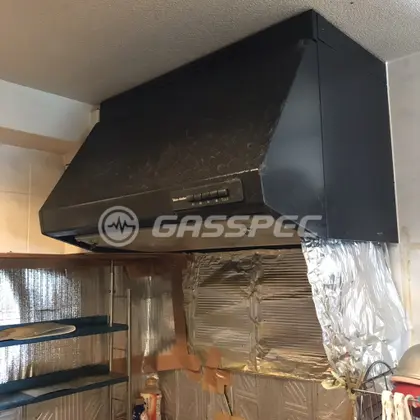 施工前のレンジフード