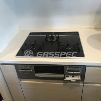 施工前のビルトインガスコンロ（RN-PC863A-JBH）