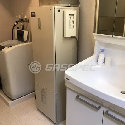 施工前の給湯器（AD-200FFA）