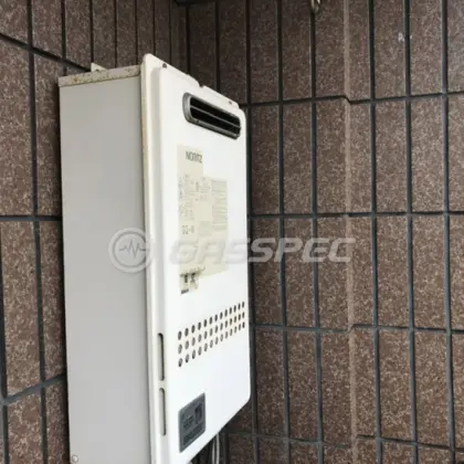 施工前の給湯器