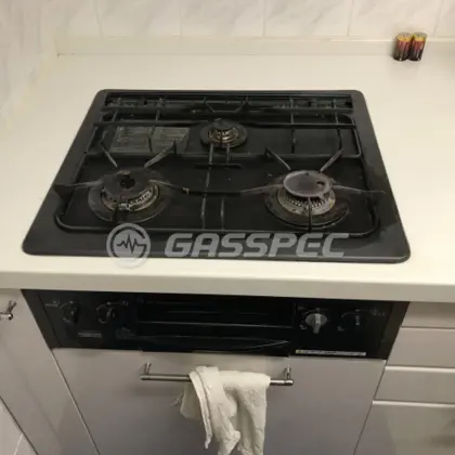 施工前のビルトインガスコンロ（DG3068NFU）