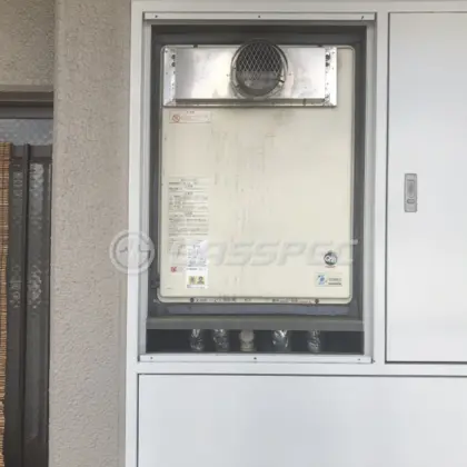 施工前の給湯器（OURB-2050SAQ-T）