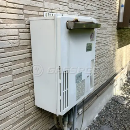 施工前の給湯器