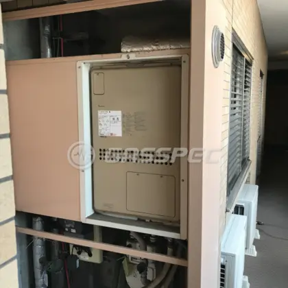 施工前の暖房熱源機（GTH-2413AWXH-H）
