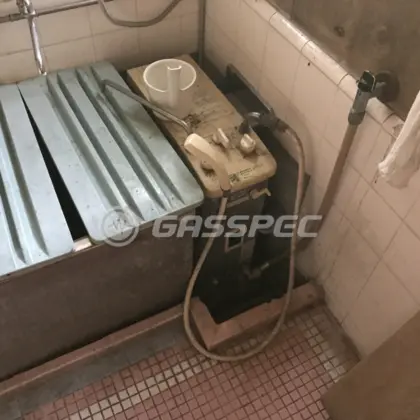 施工前の給湯器（SR-S）