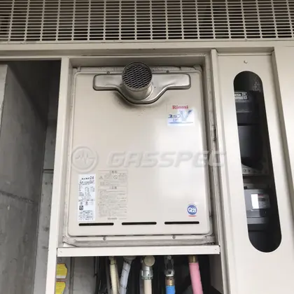 施工前の給湯器（RUF-V2405SAT）