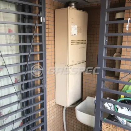 施工前の暖房熱源機（GTH-2413AWXH-H）