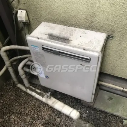 施工前の給湯器（RUF-V2401AG）