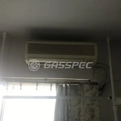 施工前のエアコン（MSZ-G22J-W）