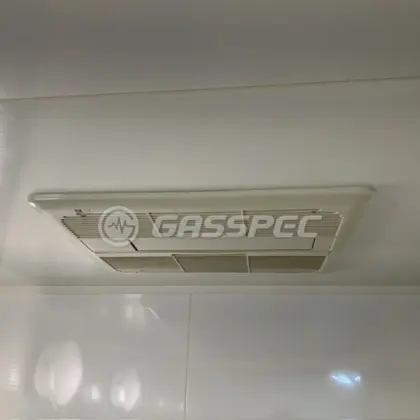施工前の浴室乾燥機（FD2810J3）