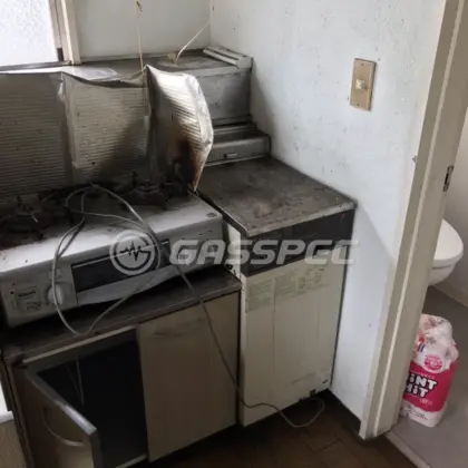 施工前の給湯器（GBF-1601D）