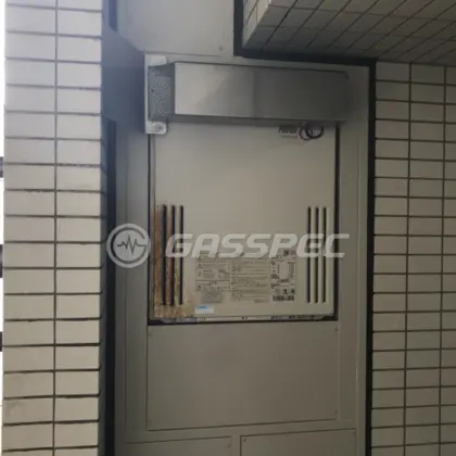 施工前の給湯器（GX-241AW）