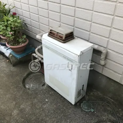 施工前の給湯器（RUX-1605GO）