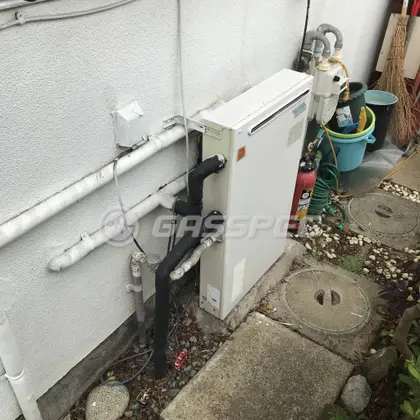 施工前の給湯器（GRQ-162SA）