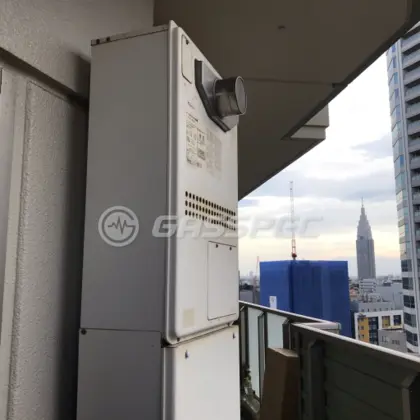施工前の暖房熱源機（GTH-2433AWXH-T）