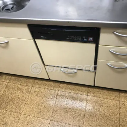 施工前のビルトイン食洗機（NP-P45）