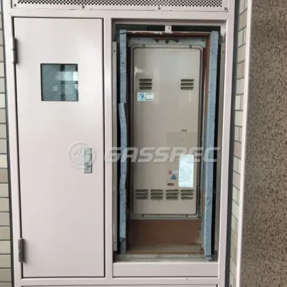 施工前の給湯器（OUR-1601-CU）