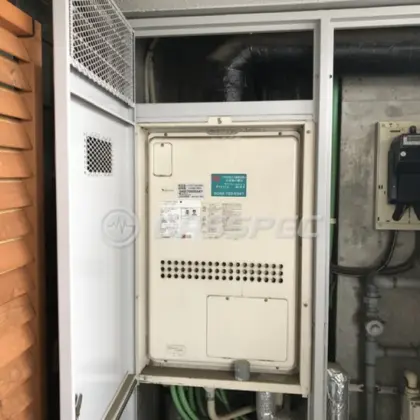 施工前の暖房熱源機（GTH-2413AWXH-H）