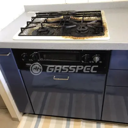 施工前のビルトインガスコンロ（DG3058NU）