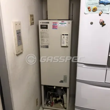 施工前の給湯器（AD-200FFA）