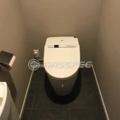 施工前のトイレ（CS369B / TCF986F）