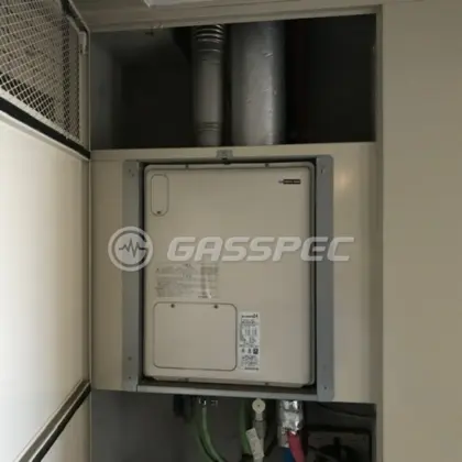 施工前の暖房熱源機（RUFH-VD2401AFF2-3）